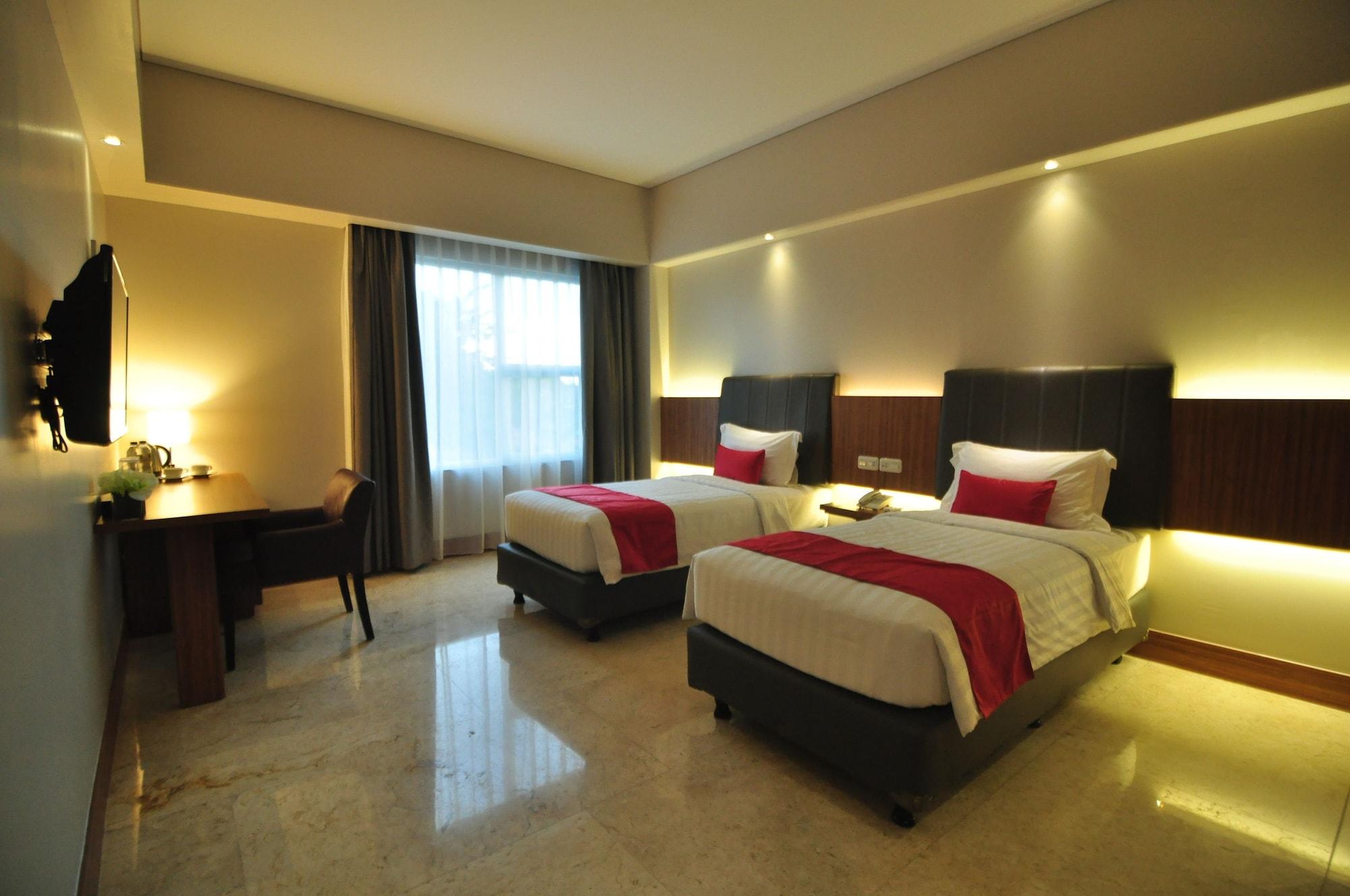 Demelia Hotel Makassar Exteriör bild