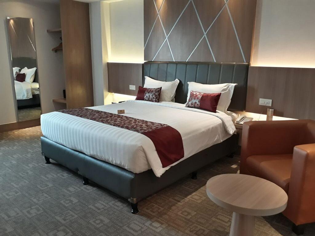 Demelia Hotel Makassar Exteriör bild