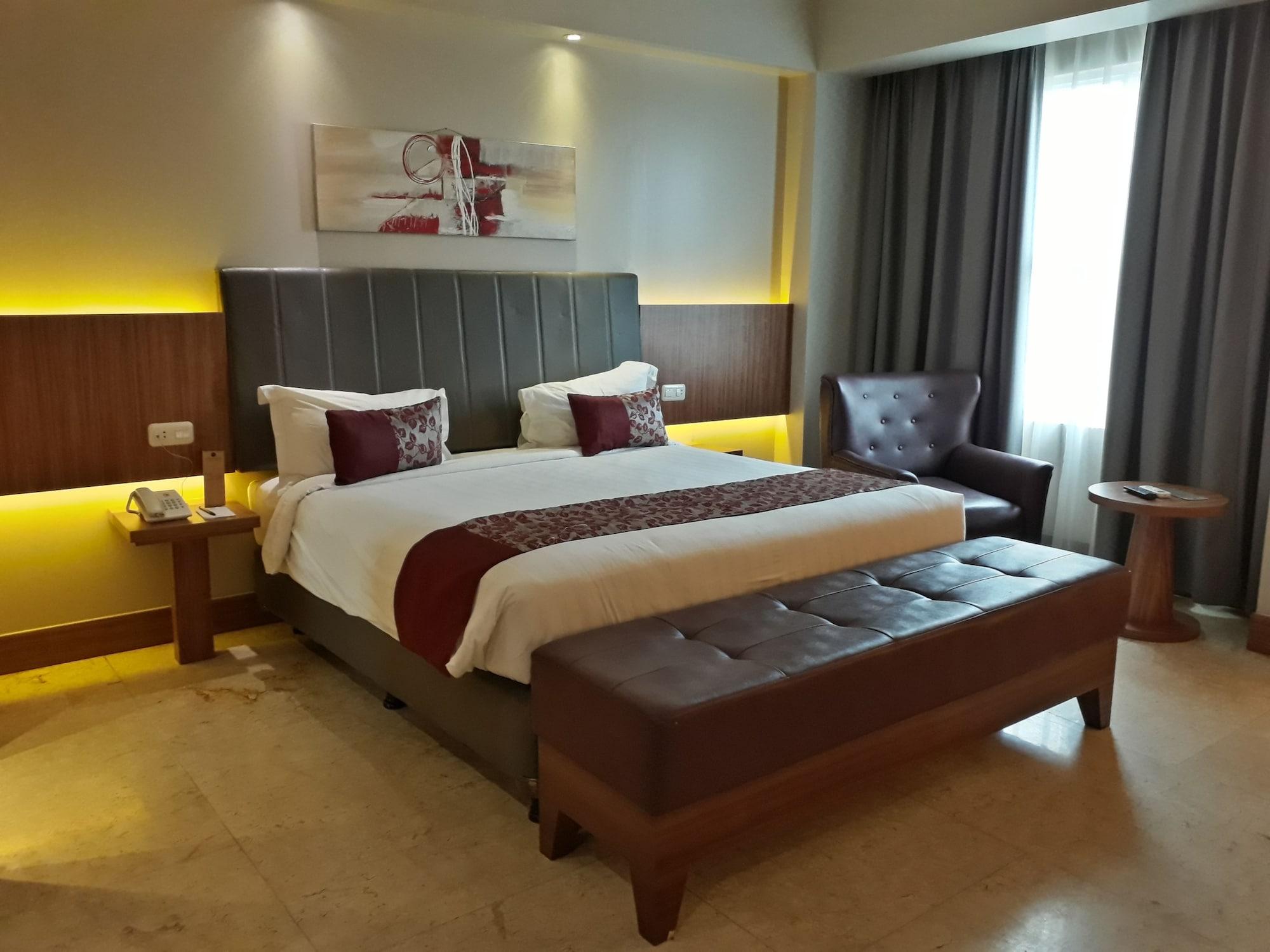 Demelia Hotel Makassar Exteriör bild