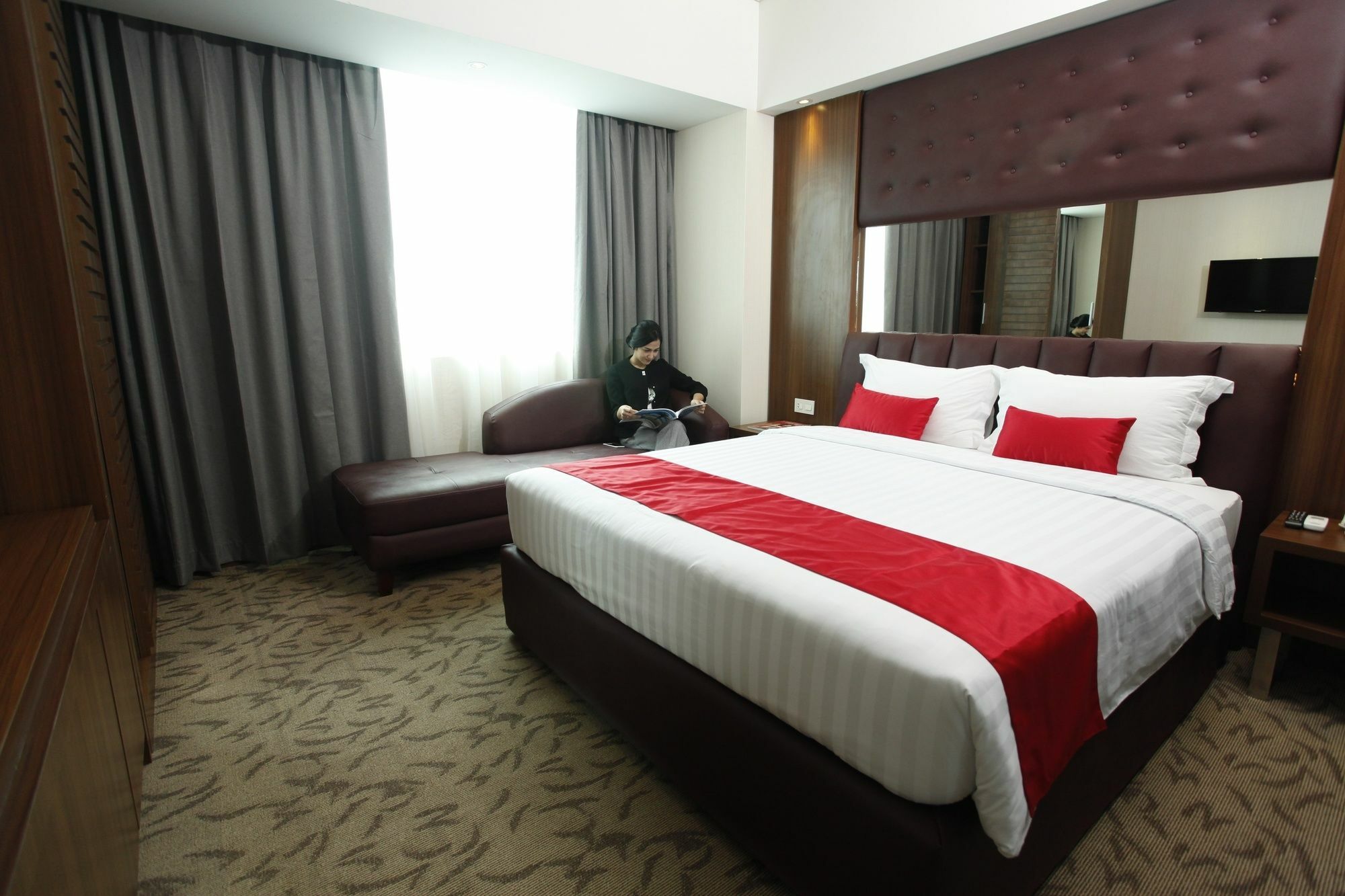Demelia Hotel Makassar Exteriör bild